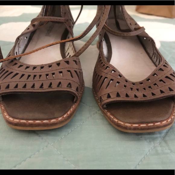 Sandals - Picture 4 of 5